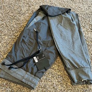 On Running Women’s Shadow Running pants brand new with  tags